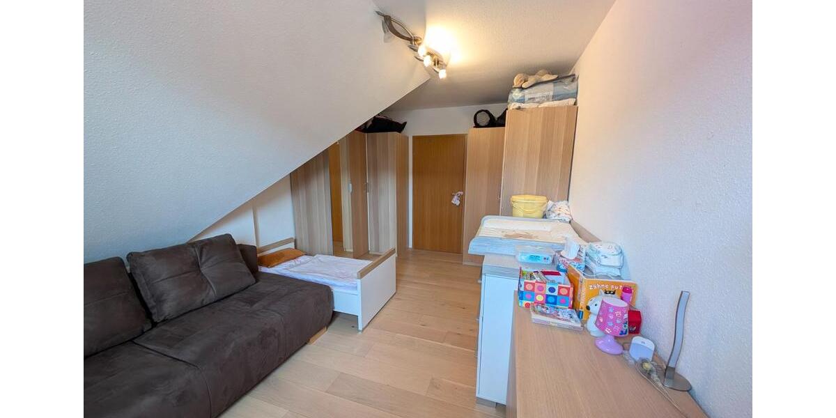 Dachgeschoßwohnung Nürnberg Hasenbuck - 3 Zimmer, 105 m&sup2;, 385.000&euro; | Angebot:26997912