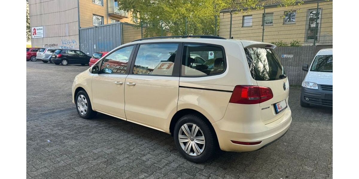 VW Sharan 381.281 km 7.500 &euro; Aachen 52068
