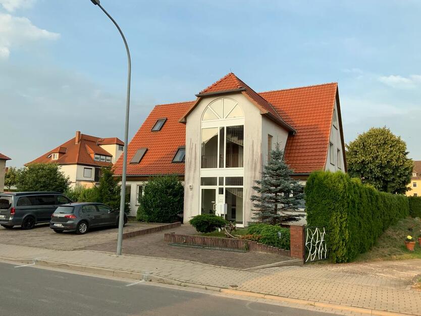 ANFRAGESTOP: 5-Raum-Wohunng zu vermieten - 2 Etagen - HofCarport zimmer