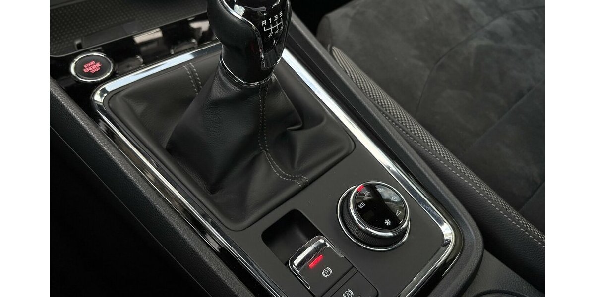 Seat Ateca Xcellence 4Drive 360°/PANO/STANDHZ/DAB/ACC 121.775 km 18.900 &euro; Villingen-Schwenningen 78054