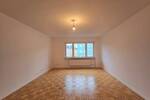 Großzügige 3 Zimmer Wohnung mit Balkon