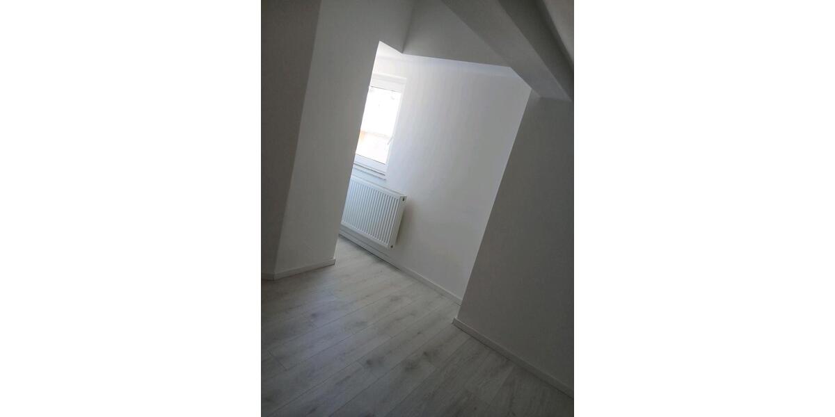 Dachgeschoßwohnung Eggenfelden - 4 Zimmer, 85 m&sup2;, 11&euro; | Angebot:26413715