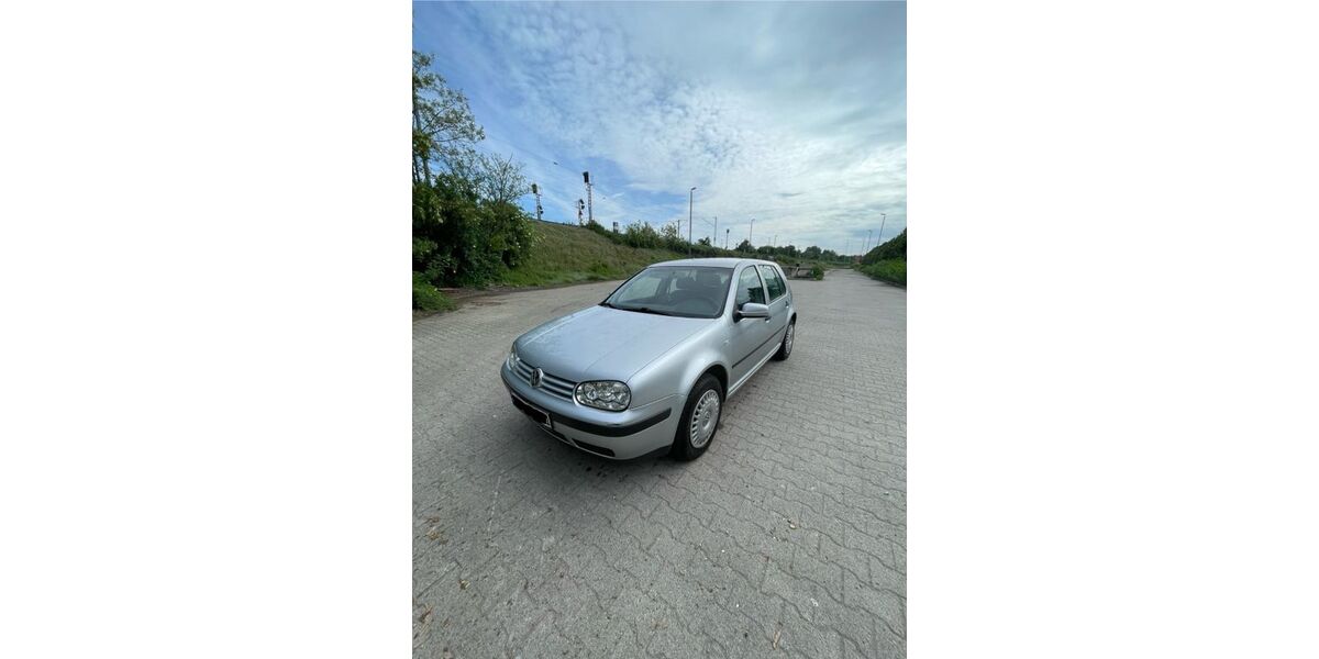 VW Golf 280.000 km 900 &euro; Karlsruhe 76227