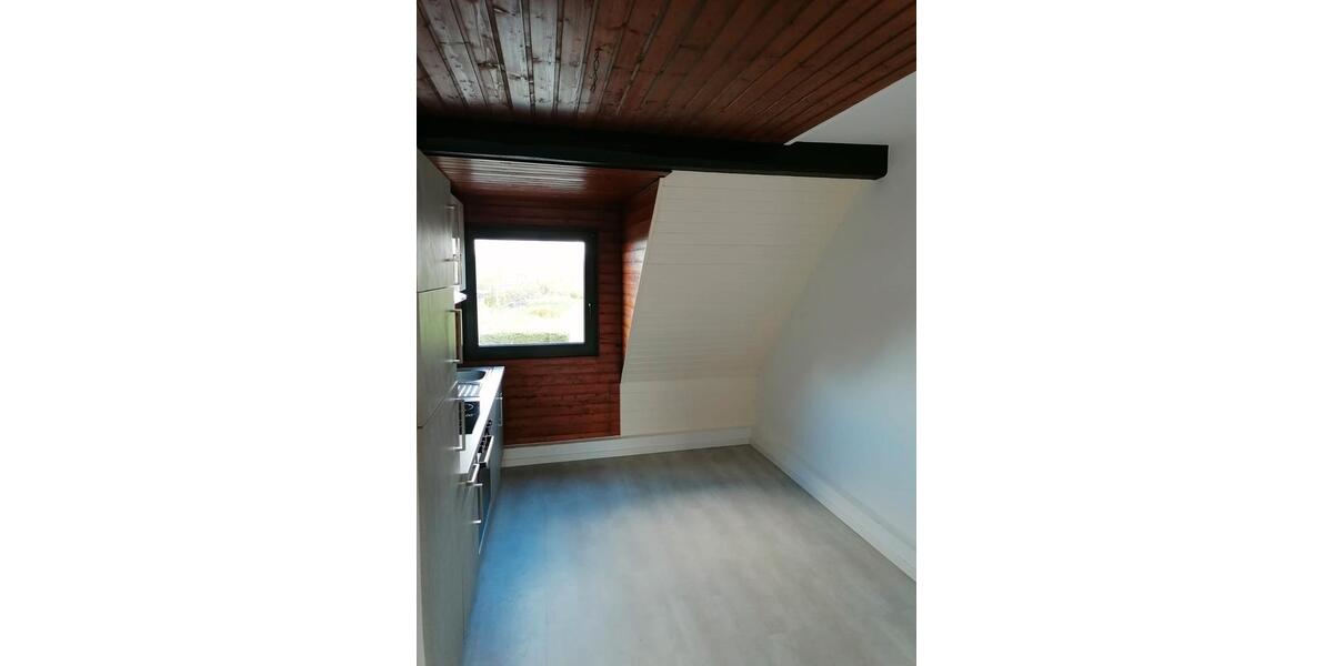 Dachgeschoßwohnung Mönchengladbach Ost - 2 Zimmer, 40 m&sup2;, 310&euro; | Angebot:26040971