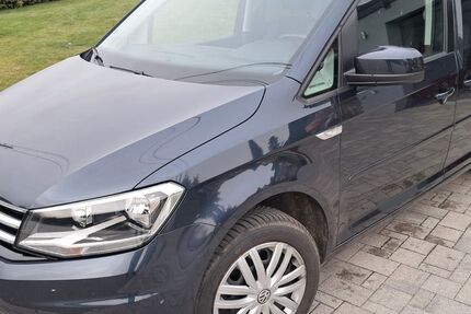 VW Caddy 77.000 km 19.490 € Auerbach 08209