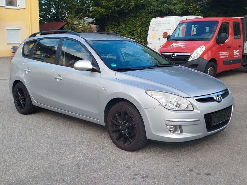 i30