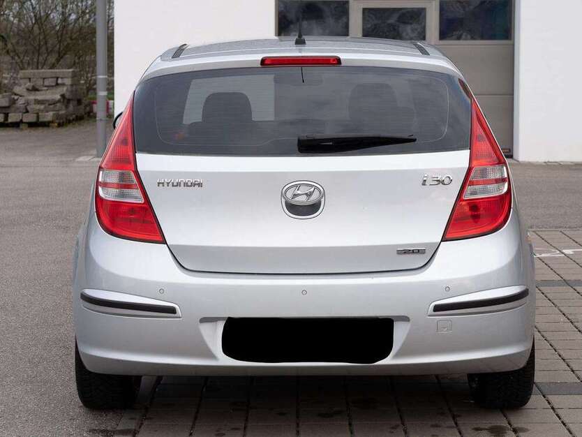 i30