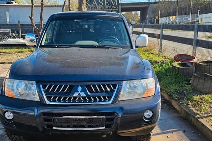 Mitsubishi Pajero 318.000 km 5.699 &euro; Bonn 53227