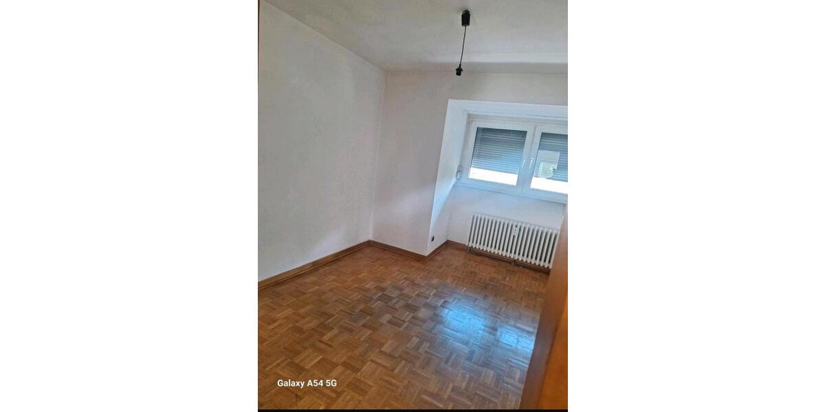 Etagenwohnung Mönchengladbach Nord - 5 Zimmer, 170 m&sup2;, 2.000&euro; | Angebot:24366967