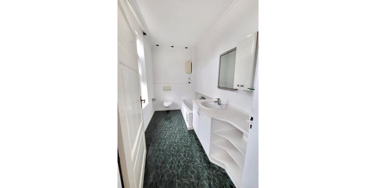 Schöne 134 qm Wohnung 4 zimmer