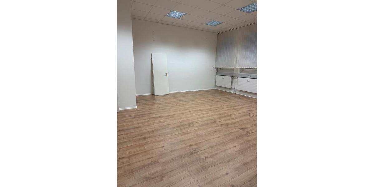 Gewerbeobjekt Monheim - 4&euro; | Angebot:25524225