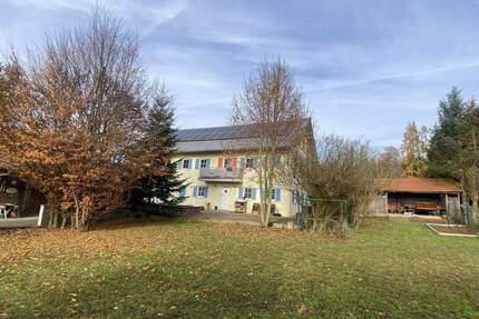 Traumhaftes Anwesen mit riesigem Grundstück für Selbstversorger, in Neufraunhofen 7 zimmer