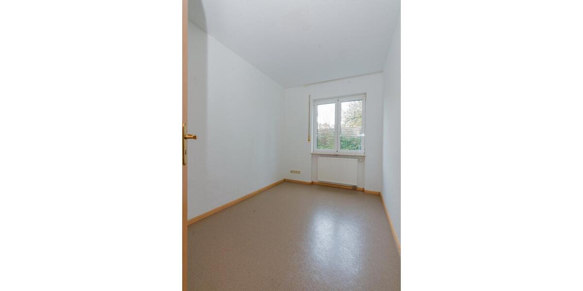 Hochparterre Saarbrücken West - 3 Zimmer, 75 m&sup2;, 179.000&euro; | Angebot:27003124