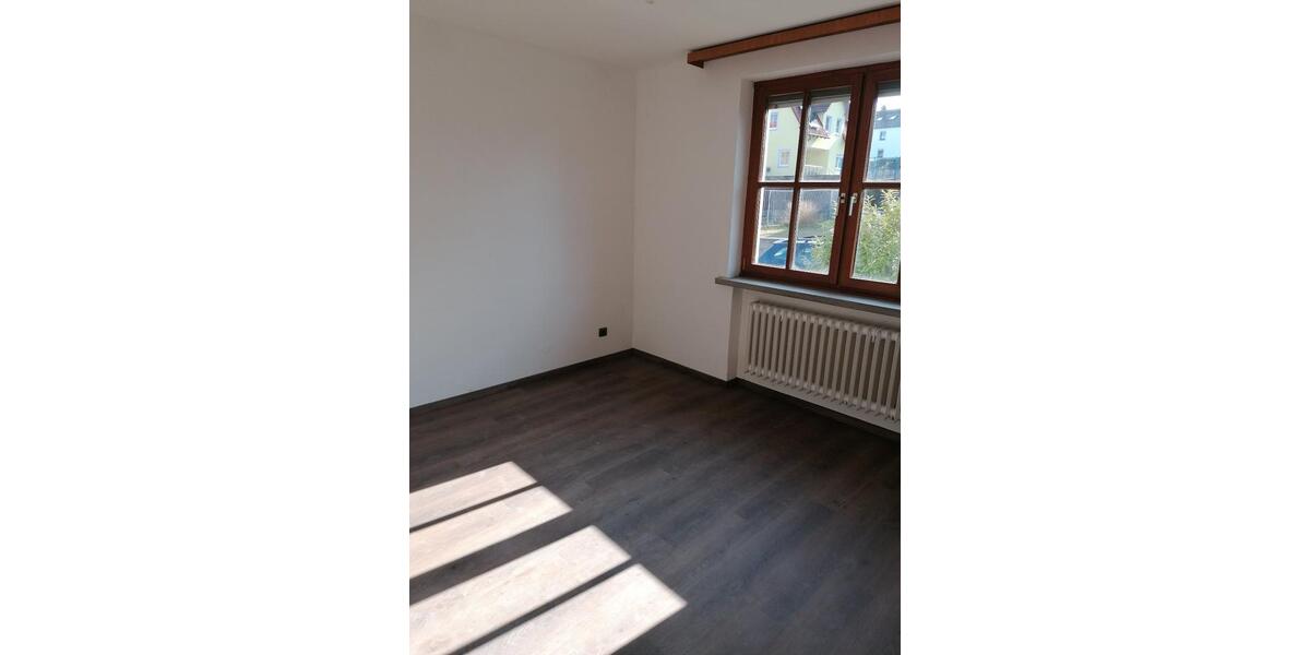 Erdgeschoßwohnung Burgkunstadt - 2.5 Zimmer, 60 m&sup2;, 480&euro; | Angebot:25941752