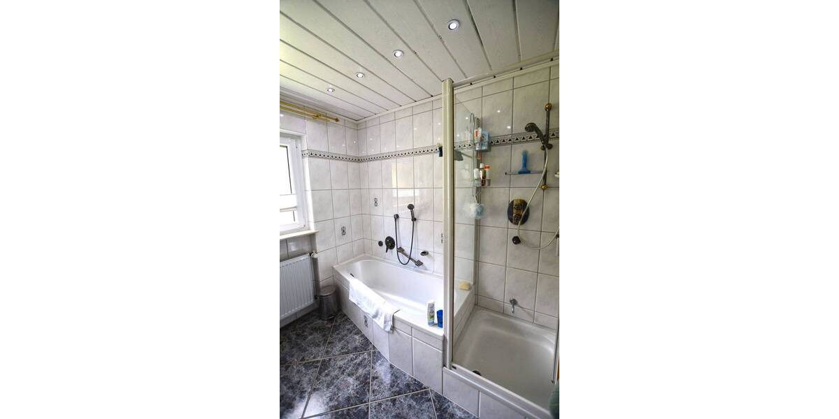 Einfamilienhaus Bad König - 7 Zimmer, 175 m&sup2;, 439.000&euro; | Angebot:26886865