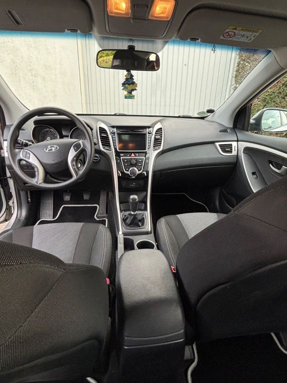i30