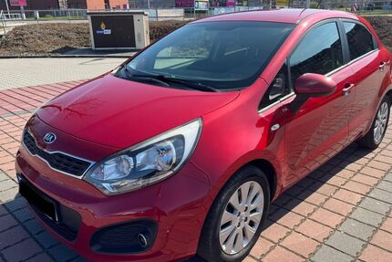 Kia Rio 105.500 km 5.900 &euro; Heidenau 01809