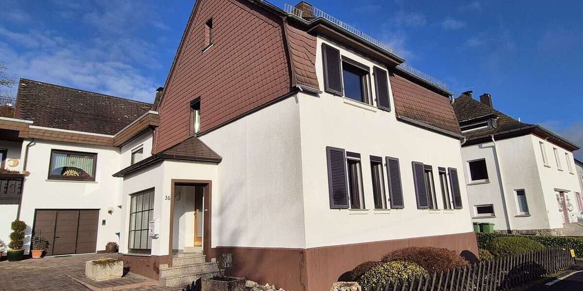 Haus zum Mieten in Raubach 870 € 120 m² 5 zimmer