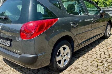 Peugeot 207 170.000 km 2.450 &euro; München 81245