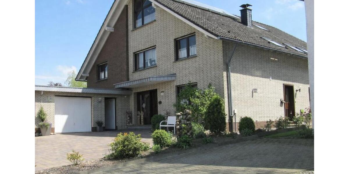 Bauernhaus, Landhaus Bad Wünnenberg - 14 Zimmer, 330 m&sup2;, 420.000&euro; | Angebot:27128279