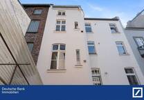 Attraktives Mehrfamilienhaus mit Gewerbeeinheit in Unterbilk
