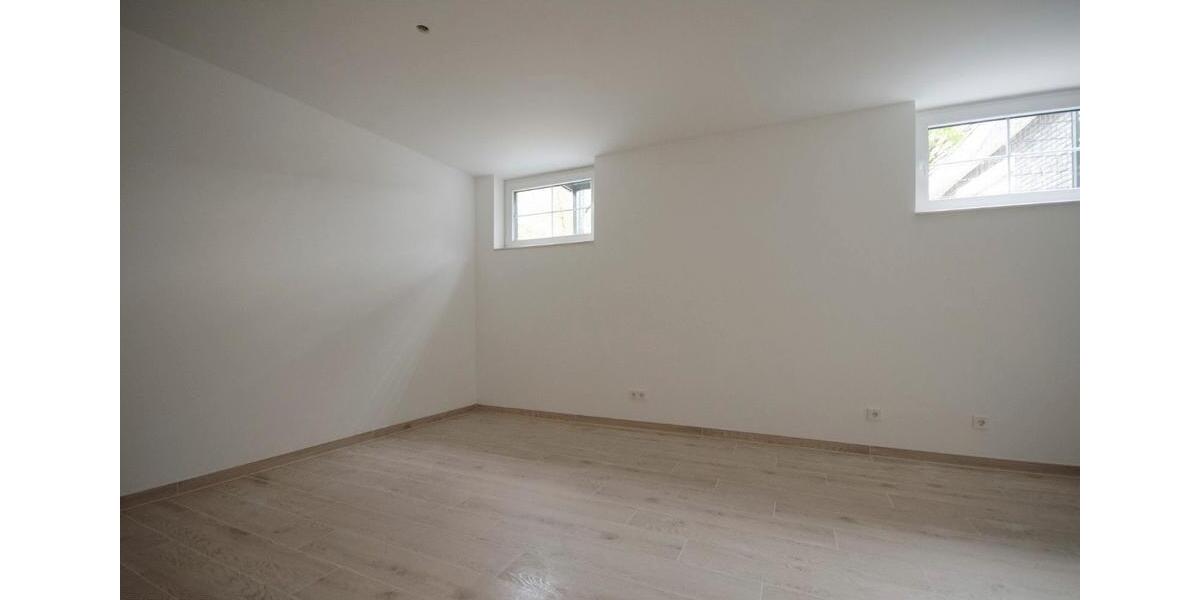 Doppelhaushälfte Lohmar - 7 Zimmer, 200 m&sup2;, 2.500&euro; | Angebot:26677615