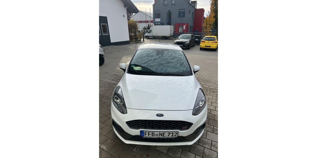 Ford Fiesta 87.000 km 16.000 € Maisach 82216