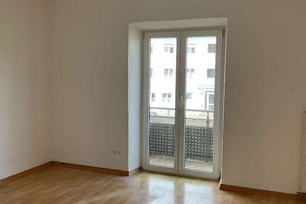 Wohnung zum Mieten in Traunreut 686,60 € 68.66 m²