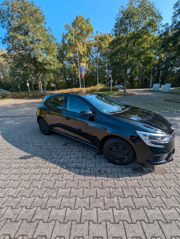 Renault Megane 72.600 km 8.000 € Höxter 37671