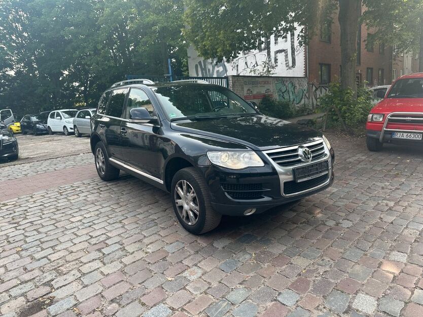 VW Touareg 270.055 km 3.300 € HAMBURG 22113