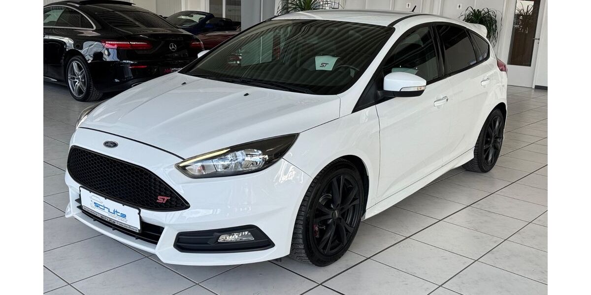 Ford Focus 145.350 km 11.950 &euro; Arnsberg 59759
