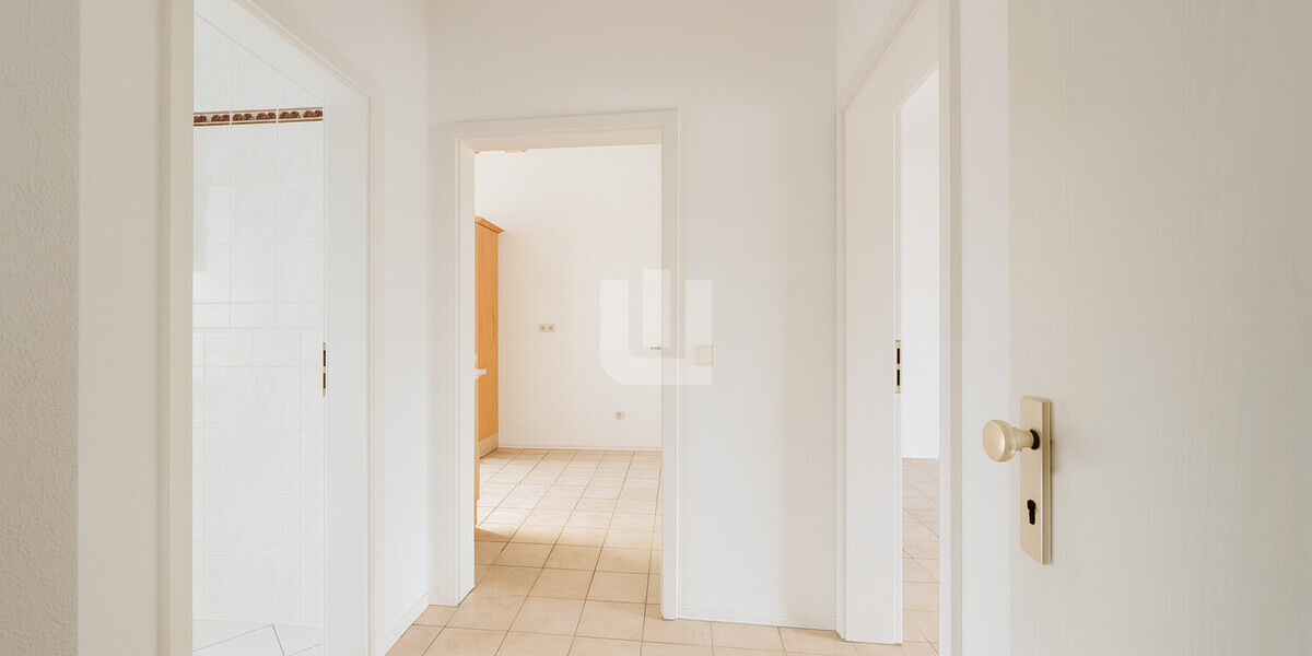 WINDISCH - Gemütliche 2-Zi.- DG Wohnung mit EBK und Balkon in ruhiger & zentraler Wohnlage 2 zimmer