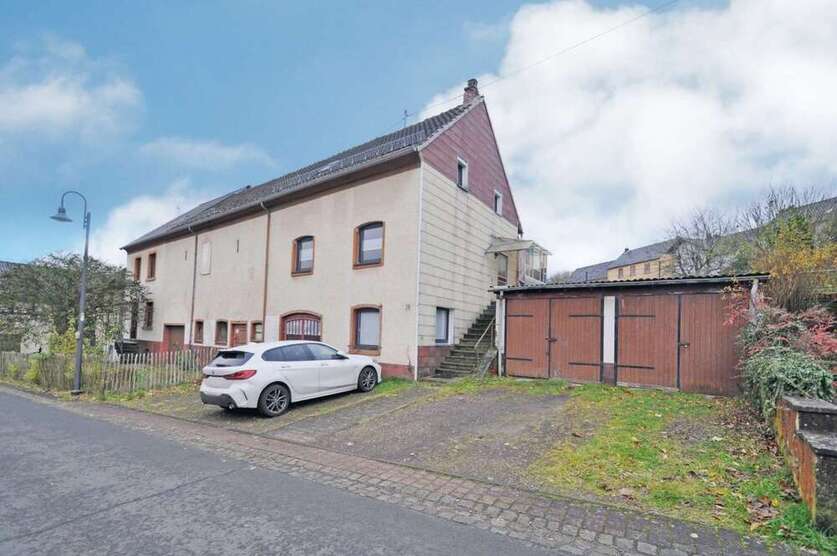 Haus zum Kaufen in Daun 299.000 € 225 m²