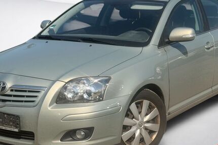 Toyota Avensis 212.227 km 2.990 &euro; München 81825