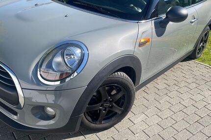 Mini ONE 97.000 km 9.100 &euro; Weiden 92637