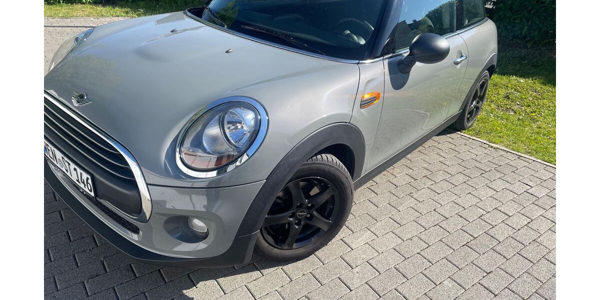 Mini ONE 97.000 km 9.100 &euro; Weiden 92637