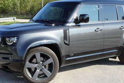 Land Rover Defender 16.600 km 105.900 € Regensburg 93059