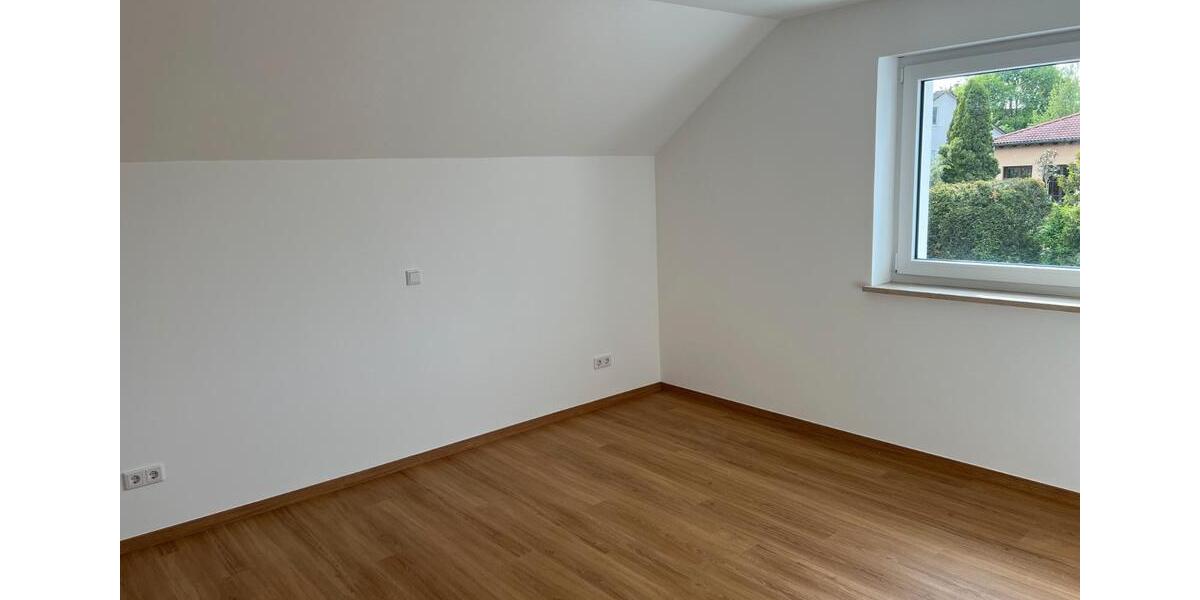Maisonettenwohnung Adelsdorf - 3 Zimmer, 94 m&sup2;, 1.300&euro; | Angebot:26660349