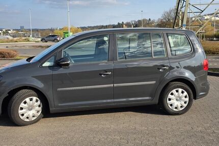 VW Touran 60.000 km 9.900 &euro; Bonn 53121