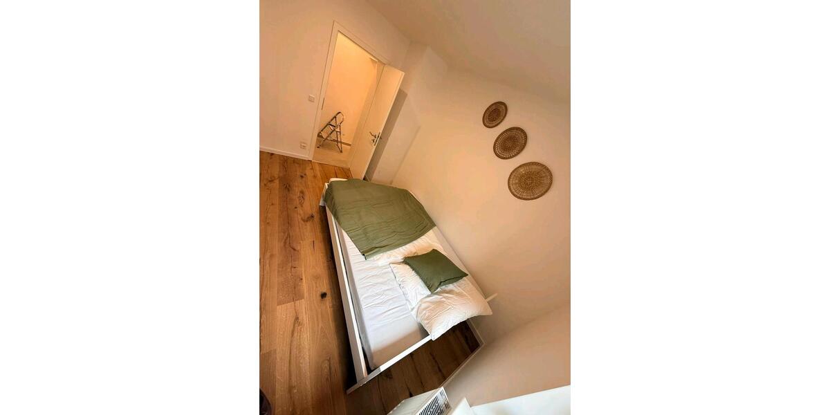 Einfamilienhaus Nürnberg - 3 Zimmer, 92 m&sup2;, 520&euro; | Angebot:26300237