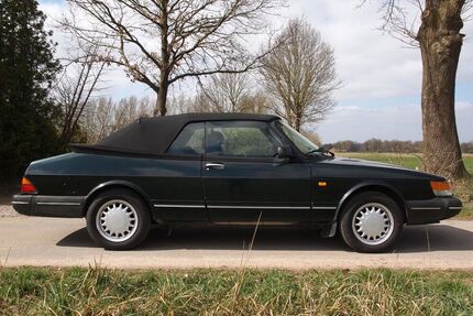 Saab 900