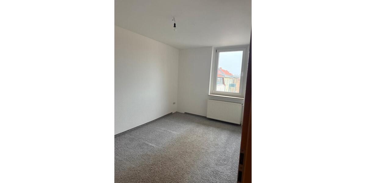 Dachgeschoßwohnung Aschersleben - 3 Zimmer, 60 m&sup2;, 450&euro; | Angebot:25483394