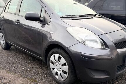 Toyota Yaris 205.000 km 2.900 &euro; Wertheim am Main 97877