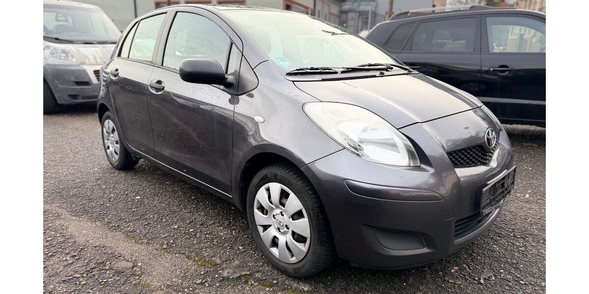 Toyota Yaris 205.000 km 2.900 &euro; Wertheim am Main 97877