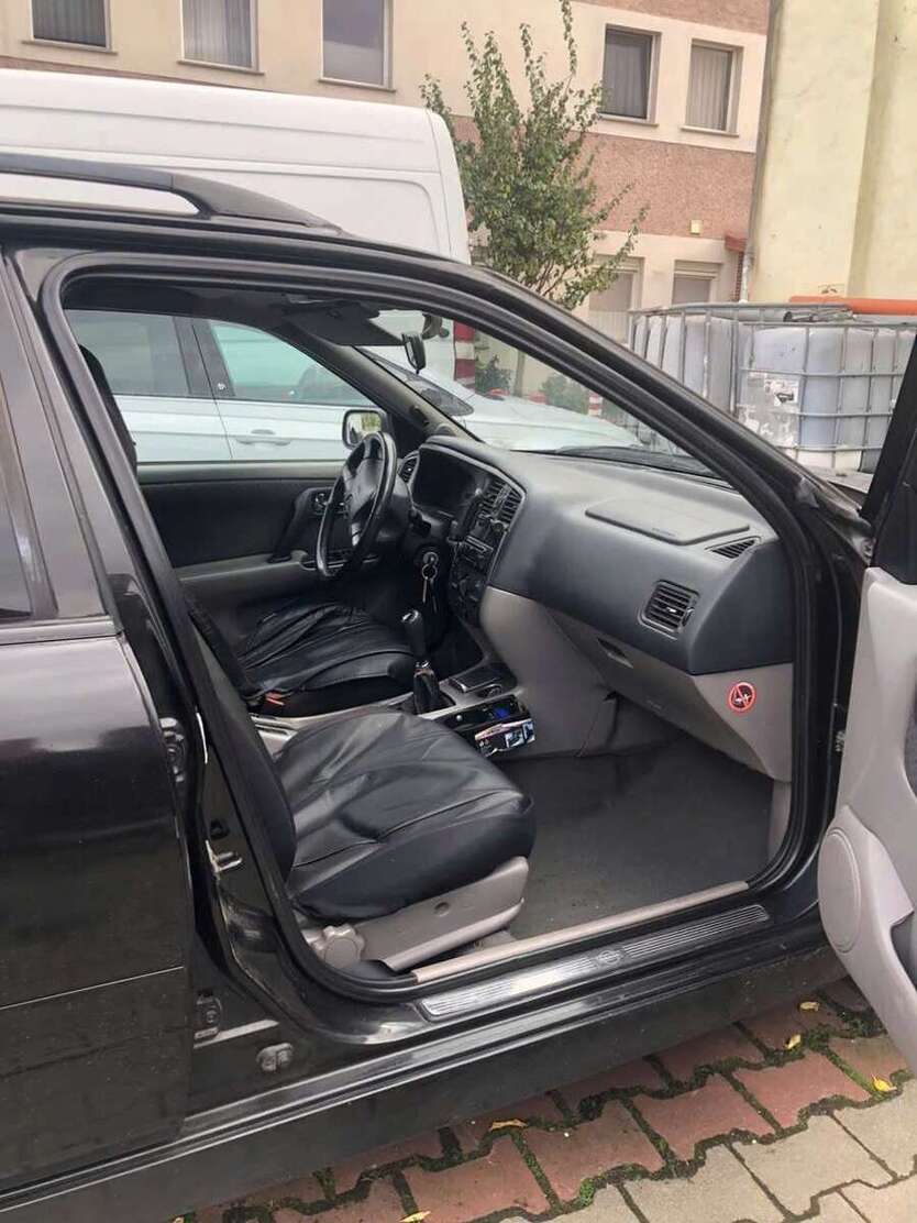 Nissan Primera 380.000 km 1.400 € Berlin 10247
