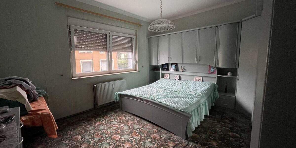 Mehrfamilienhaus, Wohnhaus Heidenau - 9 Zimmer, 150 m&sup2;, 270.000&euro; | Angebot:24532399