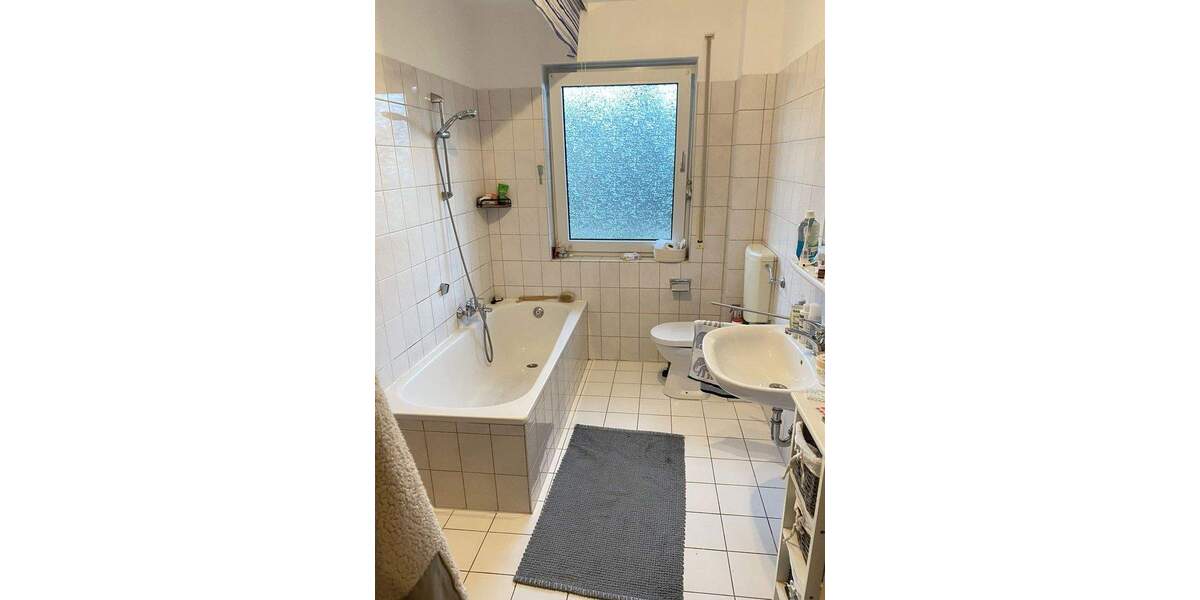 Obergeschosswohnung mit schönem Balkon Stadtnah 3 zimmer