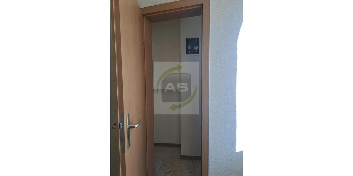 Dachgeschoßwohnung Zwickau - 1 Zimmer, 38 m&sup2;, 200&euro; | Angebot:25267482