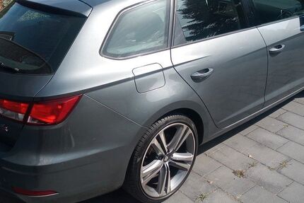 Seat Leon 112.493 km 11.590 &euro; Fürstenau 49584