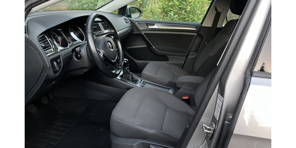 VW Golf 151.215 km 8.000 &euro; Billigheim 74842